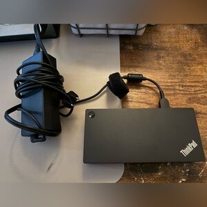 Lenovo ThinkPad USB-C Docking Station – Black/Red Gen 2